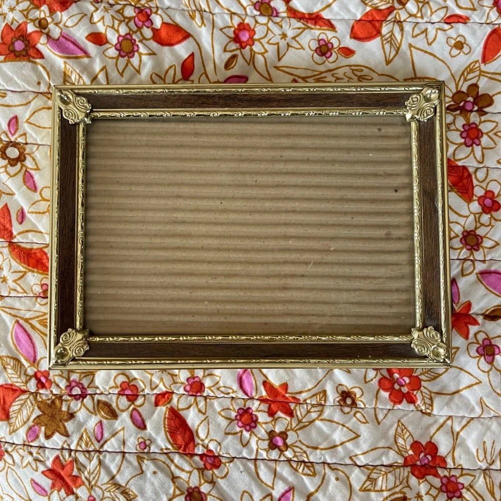 Picture photo easel frame vtg brass filigree floral art nouveau gold ornate 5x7